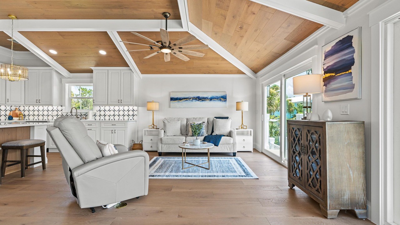 Photo of Livingroom in Springs at Kings Bay