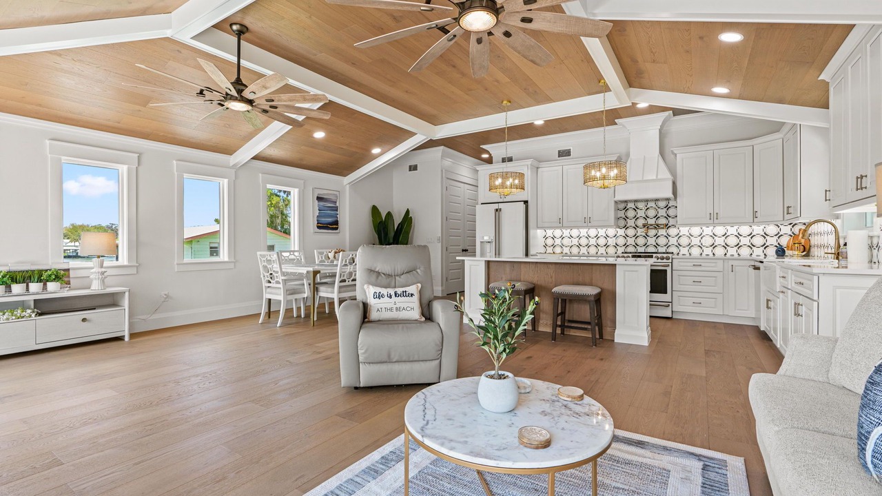 Photo of Livingroom in Springs at Kings Bay