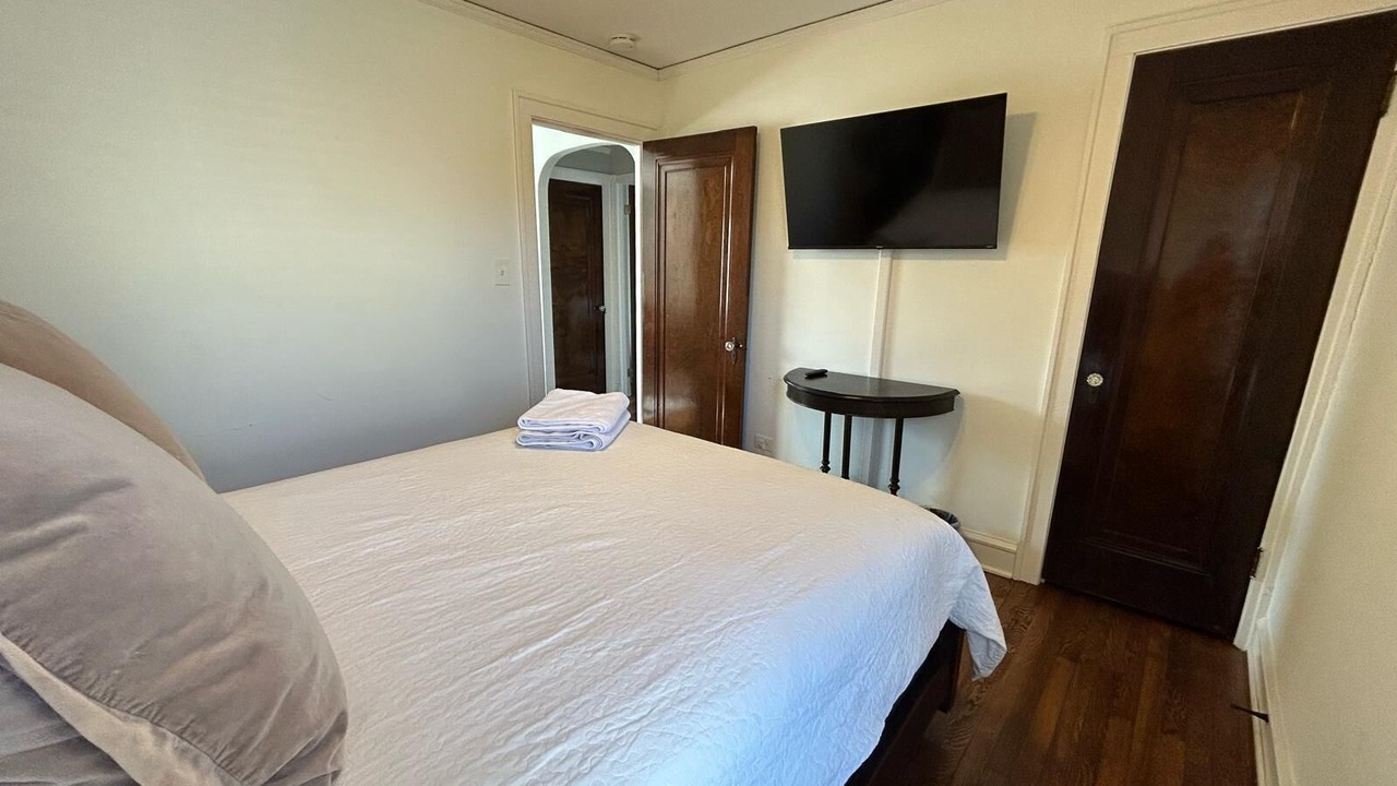 Photo of Bedroom in Wrigleyville