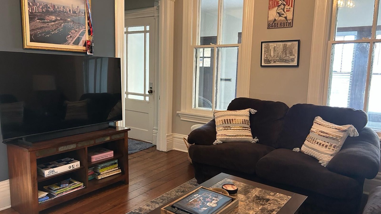 Photo of Livingroom in Wrigleyville