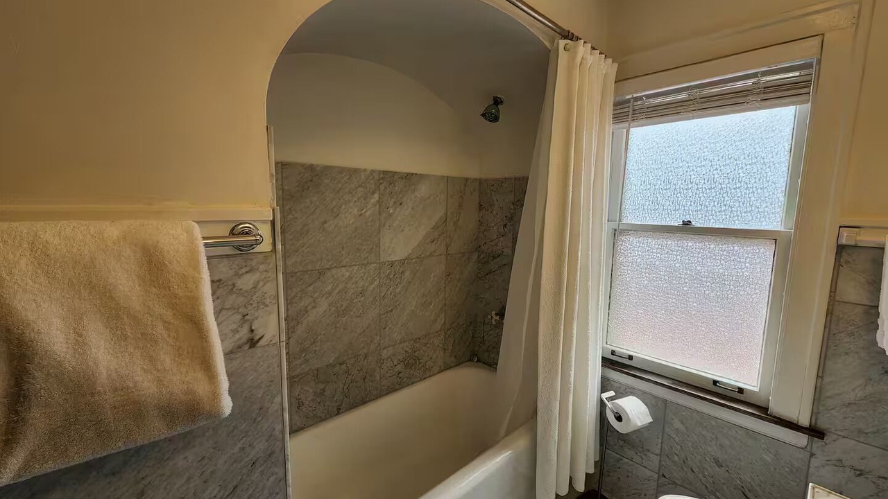 Photo of Bathroom in Wrigleyville