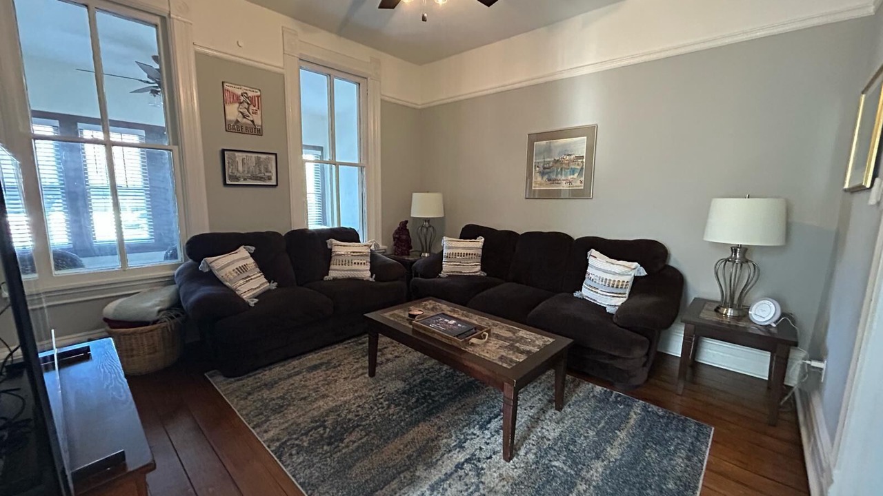 Photo of Livingroom in Wrigleyville