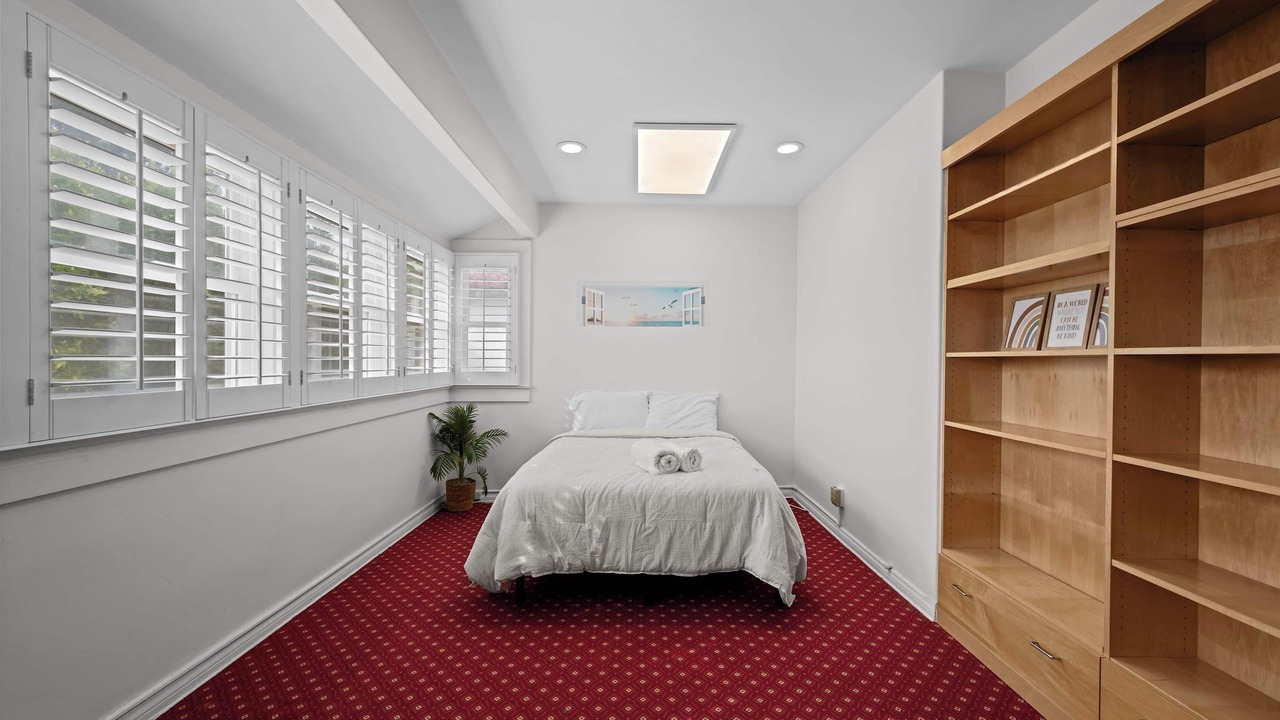 Photo of Bedroom in Pico - Robertson