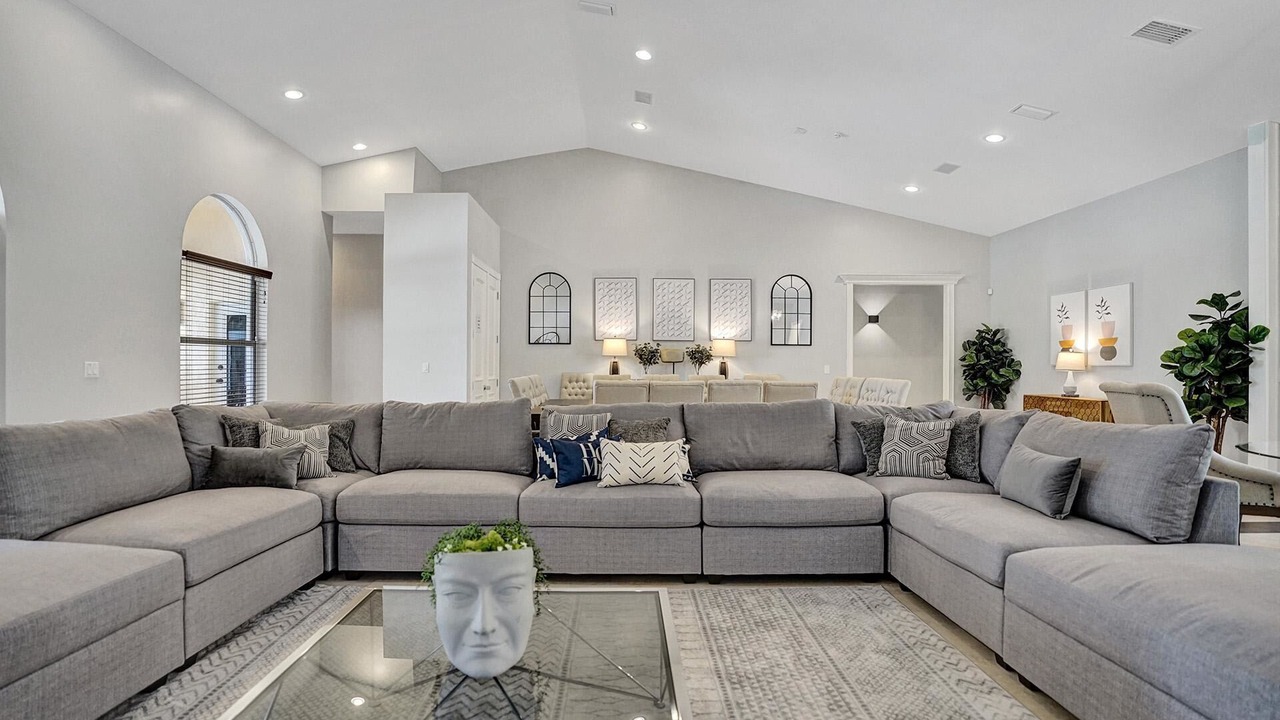 Photo of Livingroom in Davie