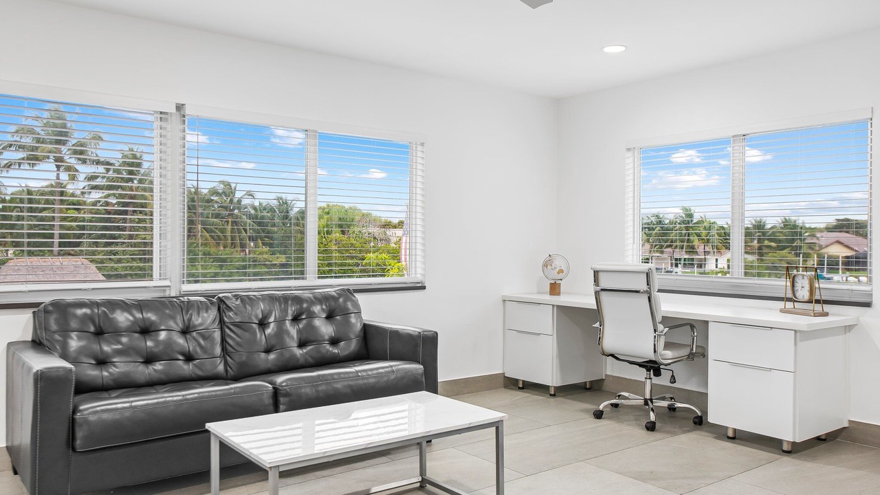 Photo of Livingroom in Deerfield Beach