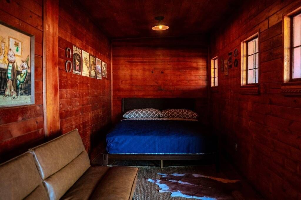 Photo of Bedroom in Colorado City