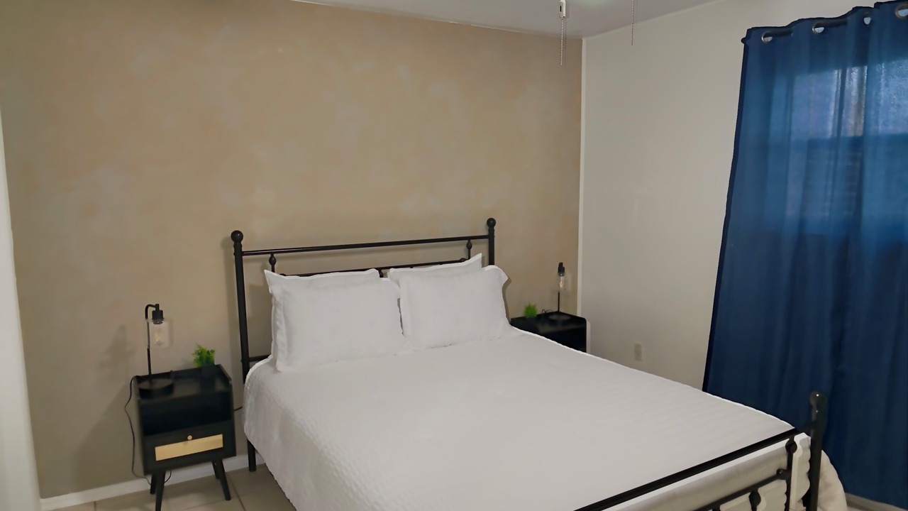 Photo of Bedroom in Kenner - Louis Armstrong International Airport