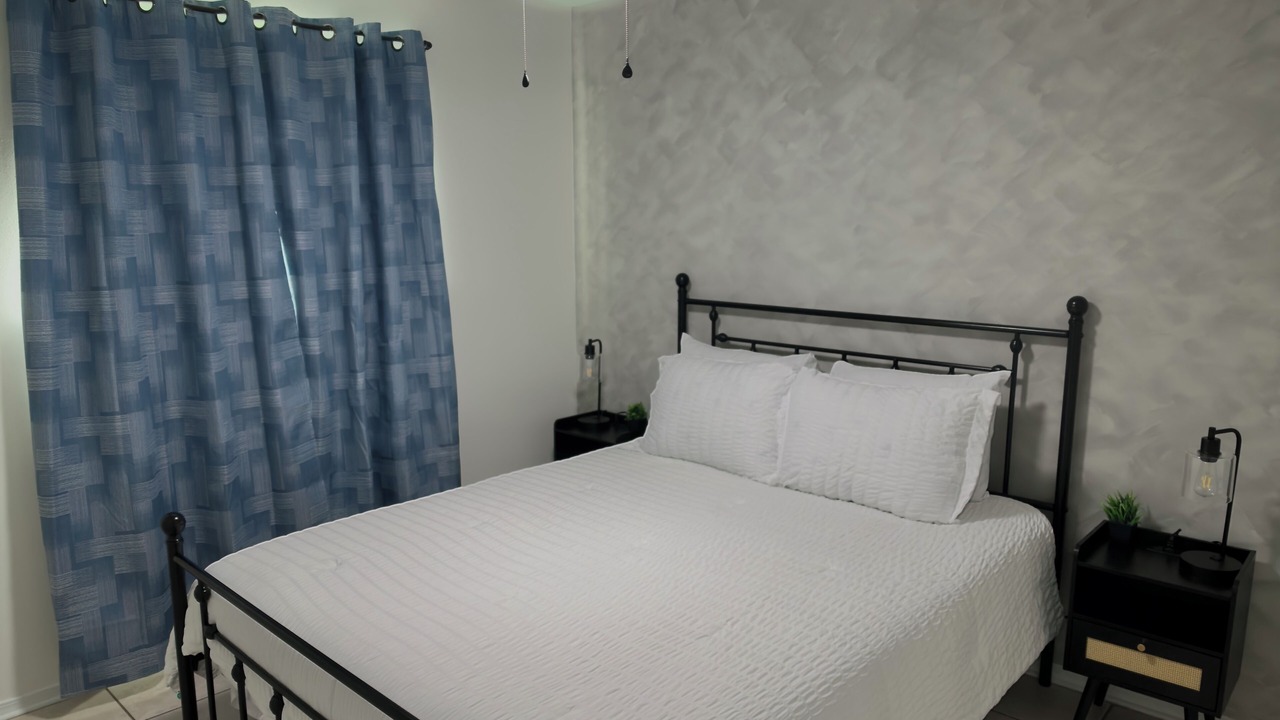 Photo of Bedroom in Kenner - Louis Armstrong International Airport
