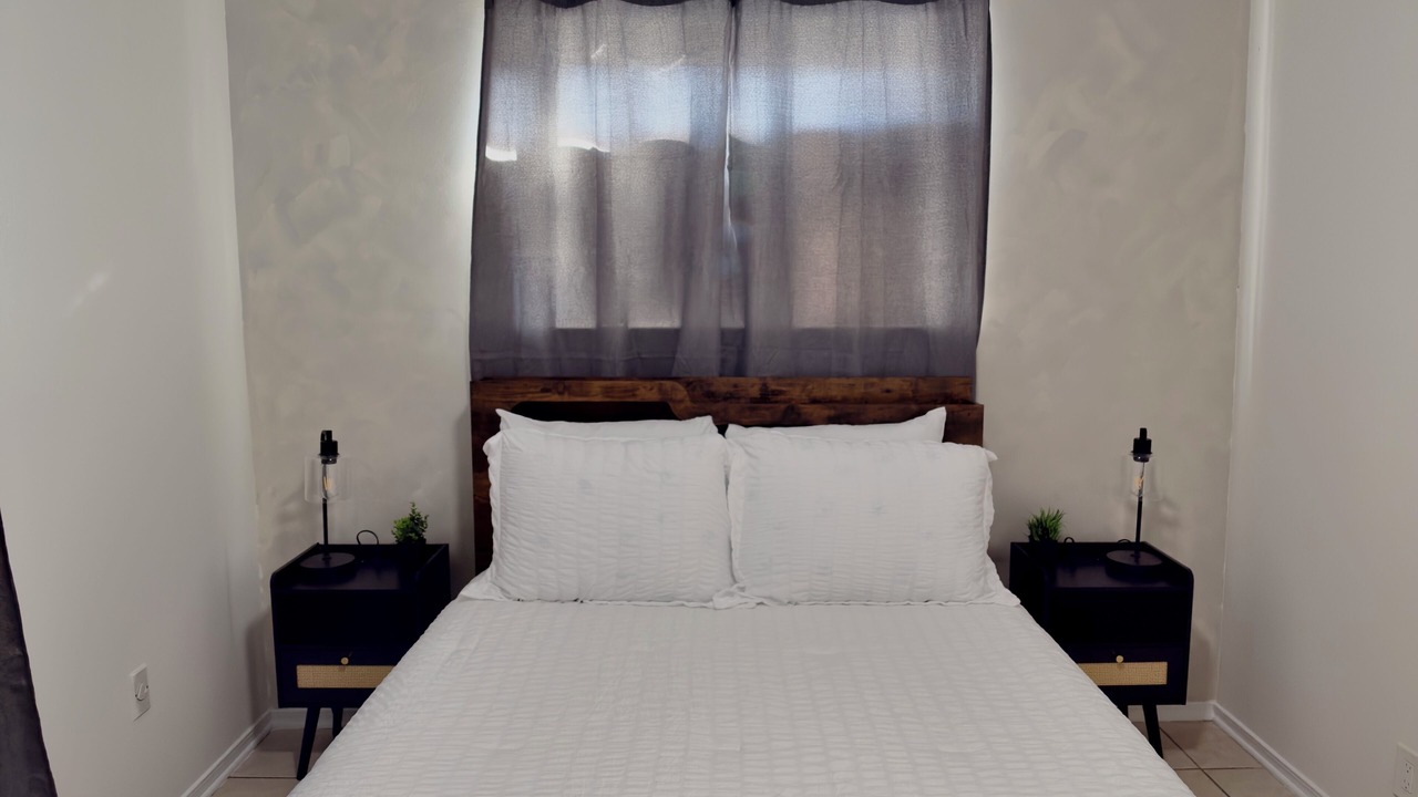 Photo of Bedroom in Kenner - Louis Armstrong International Airport