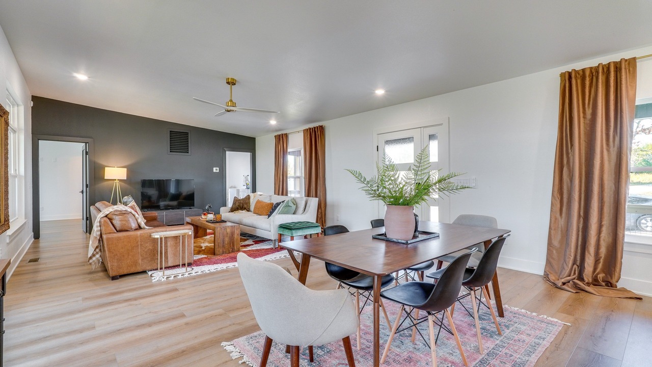 Photo of Livingroom in Eagle Rock