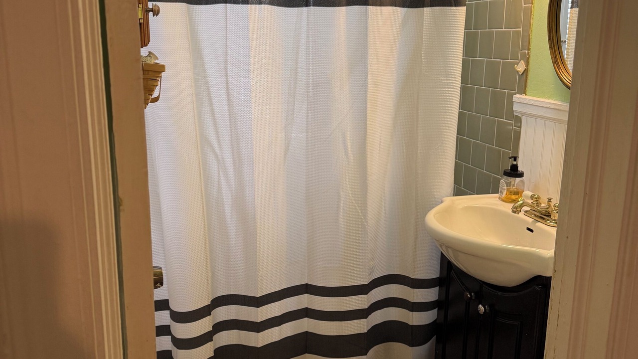 Photo of Bathroom in Highland Springs
