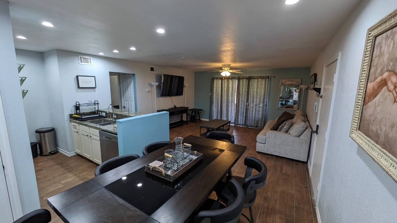 Photo of Livingroom in Medical Center District
