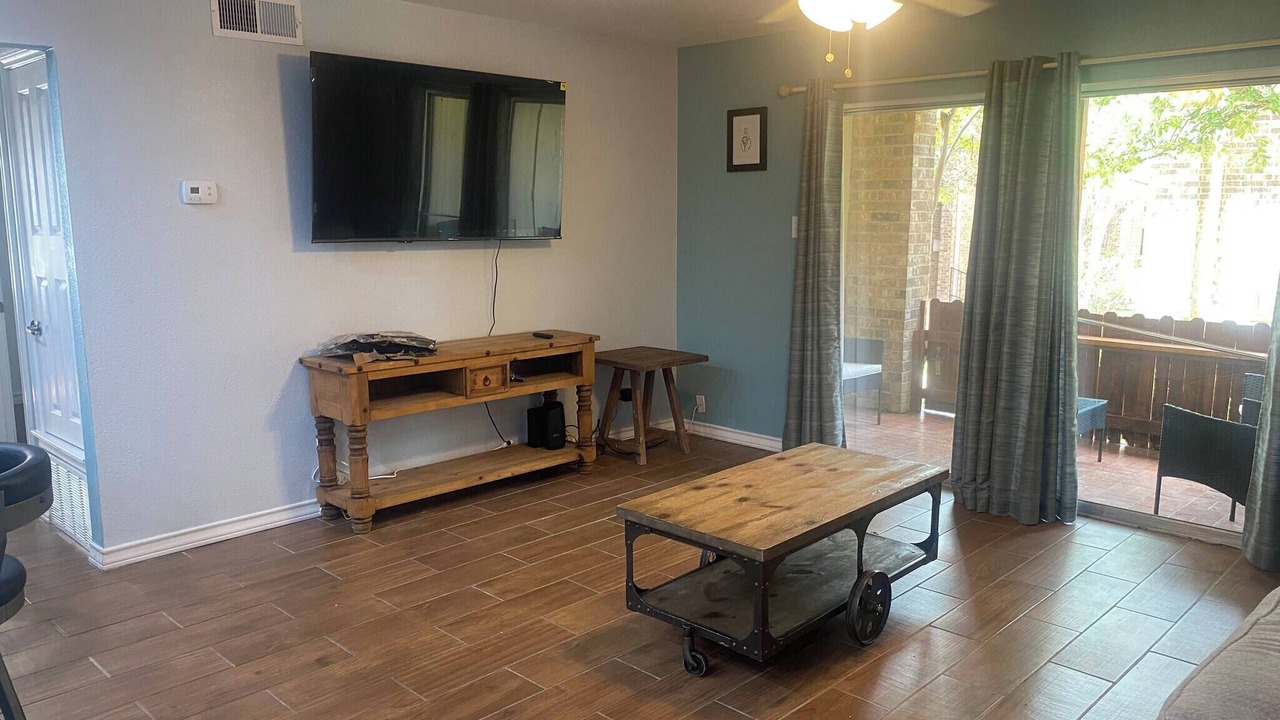 Photo of Livingroom in Medical Center District
