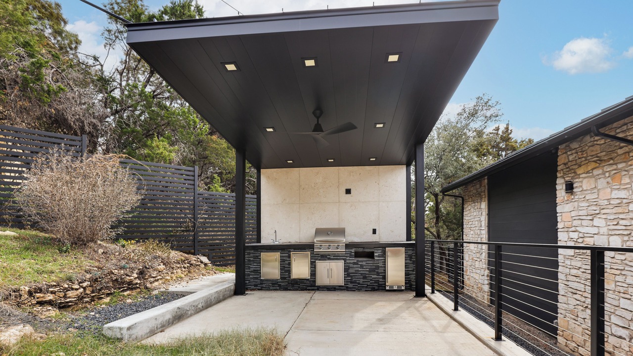 Photo of Outdoor in Westlake Highlands