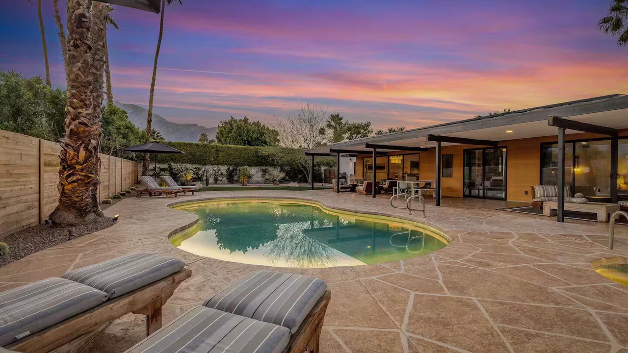 Photo of Outdoor in Racquet Club Estates