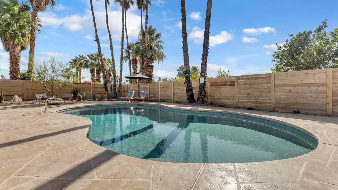 Photo of Outdoor in Racquet Club Estates