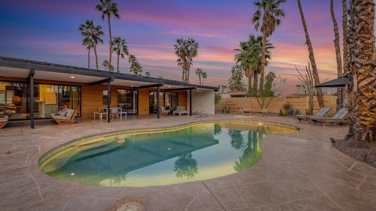 Photo of Outdoor in Racquet Club Estates
