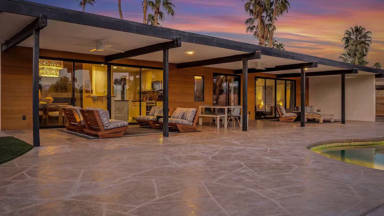 Photo of Outdoor in Racquet Club Estates