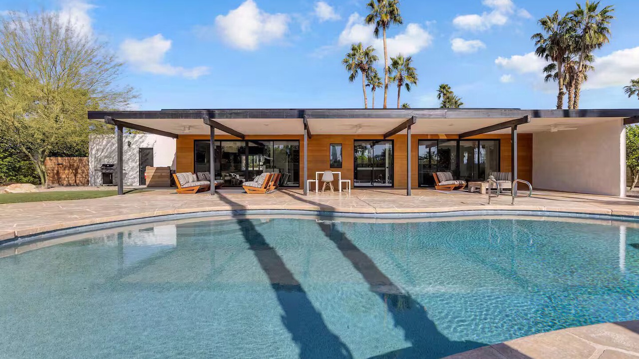 Photo of Outdoor in Racquet Club Estates