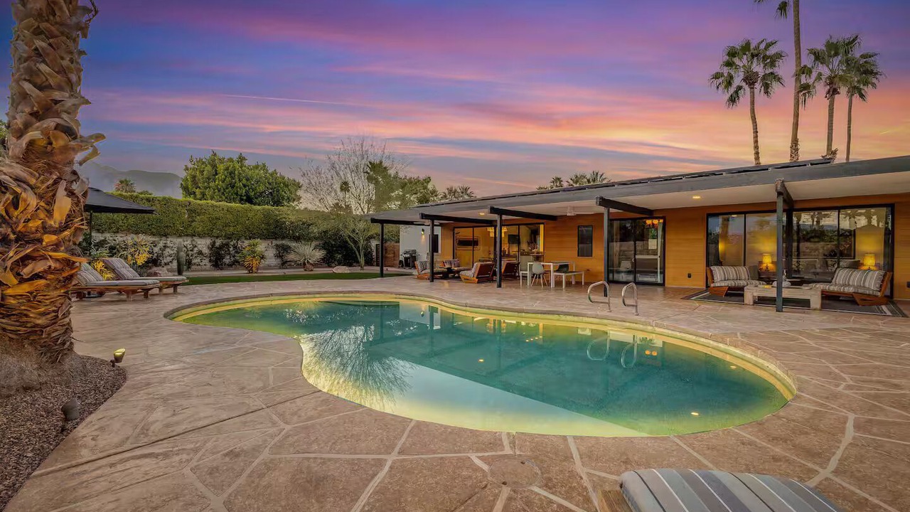 Photo of Outdoor in Racquet Club Estates