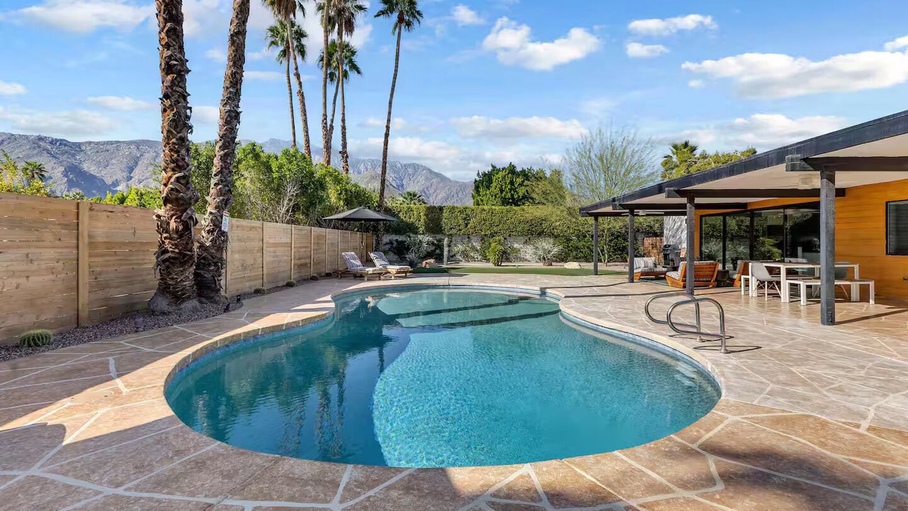 Photo of Outdoor in Racquet Club Estates
