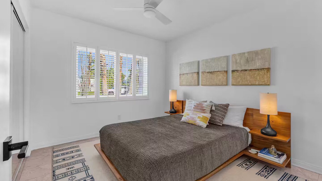 Photo of Bedroom in Racquet Club Estates