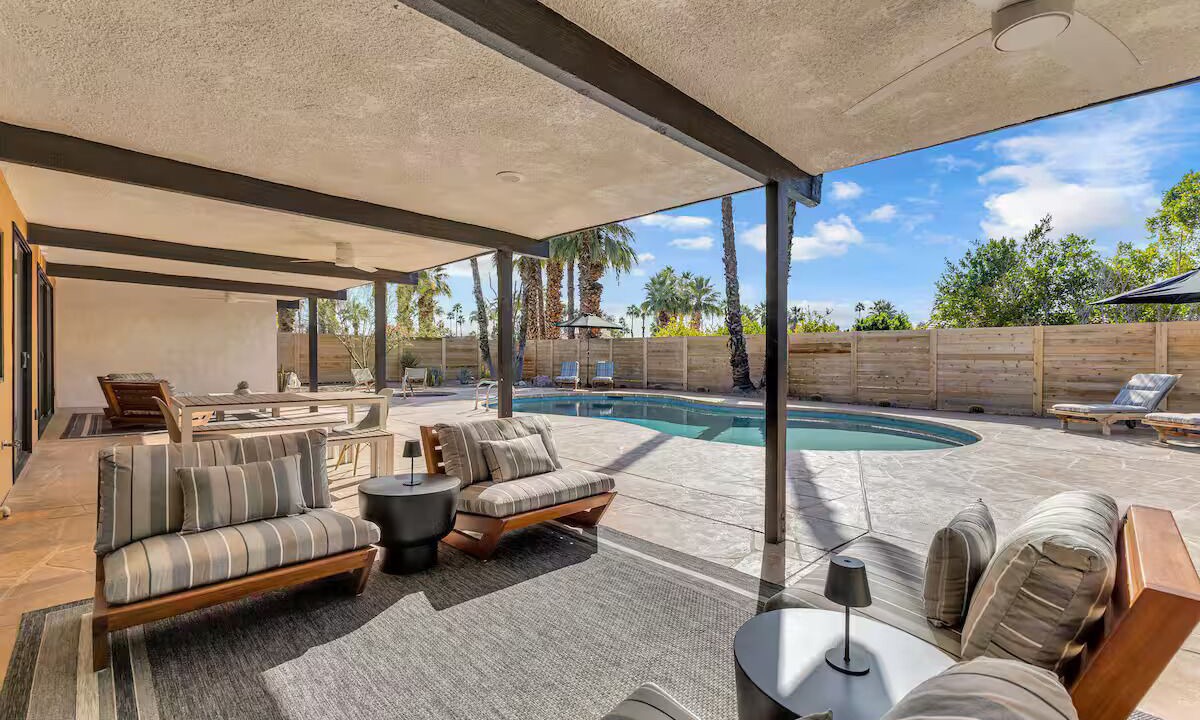 Photo of Outdoor in Racquet Club Estates