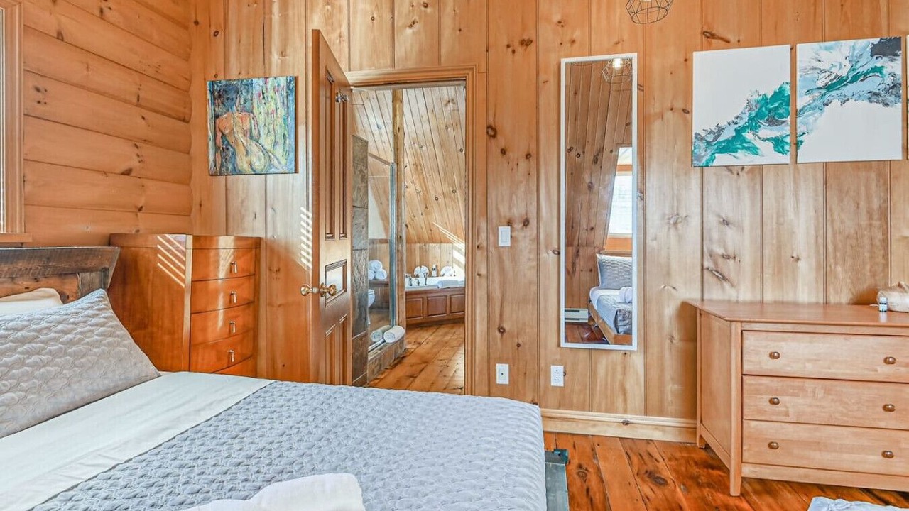 Photo of Bedroom in Notre-Dame-de-la-Merci