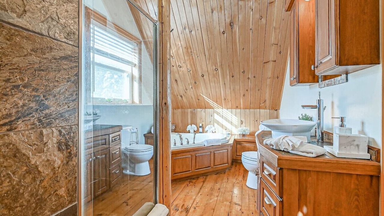 Photo of Bathroom in Notre-Dame-de-la-Merci