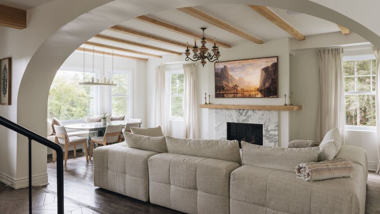 Photo of Livingroom in Val Morin