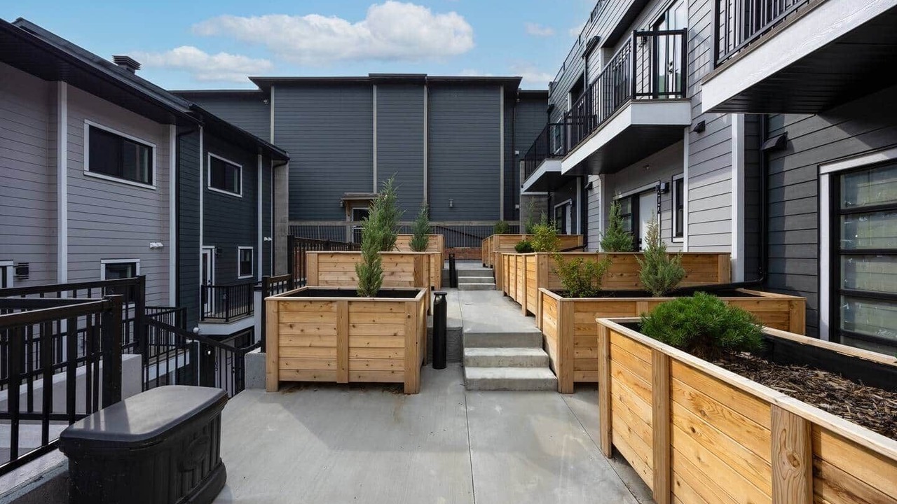 Photo of Outdoor in Crescent Heights