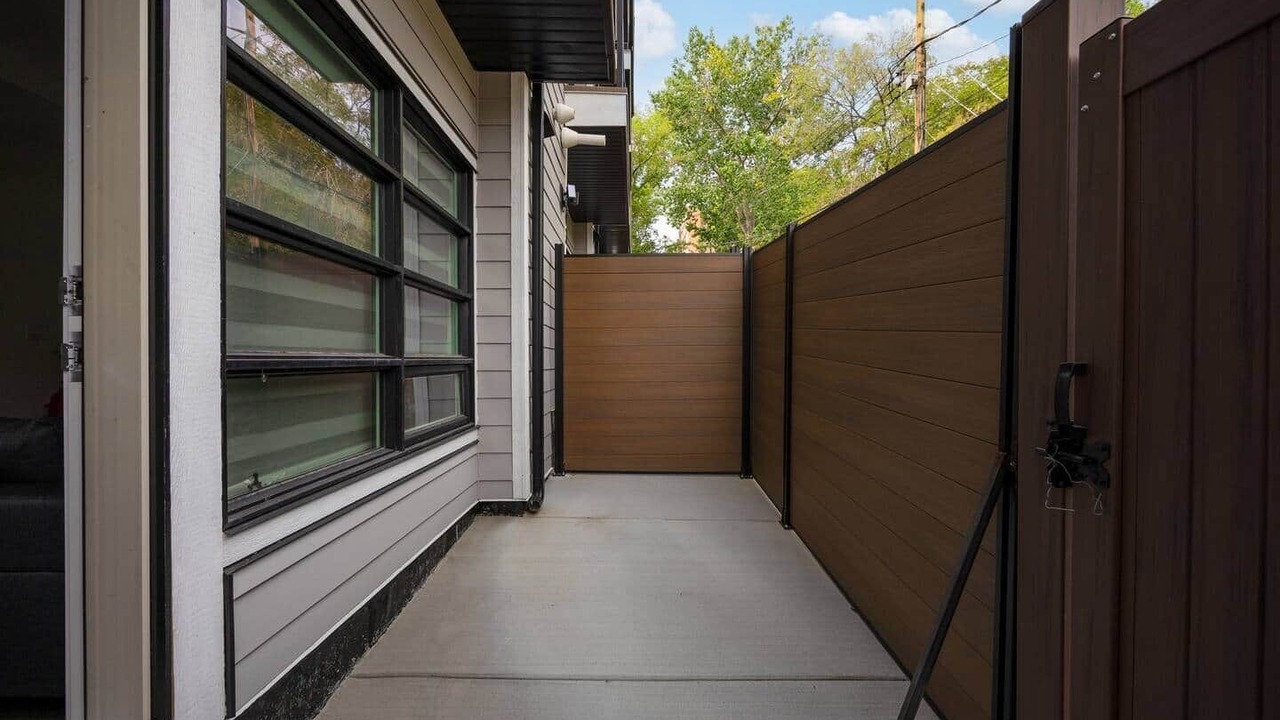 Photo of Outdoor in Crescent Heights