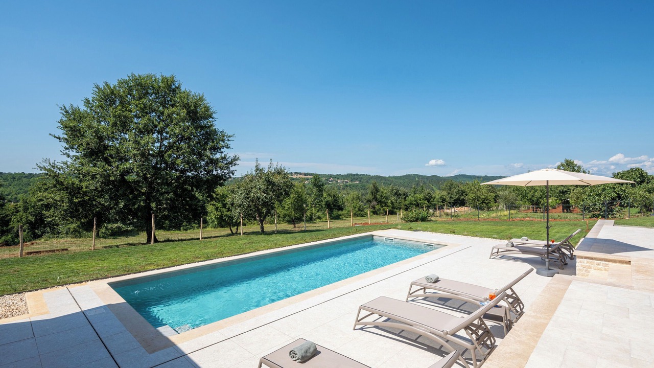 Photo of Outdoor in Beram