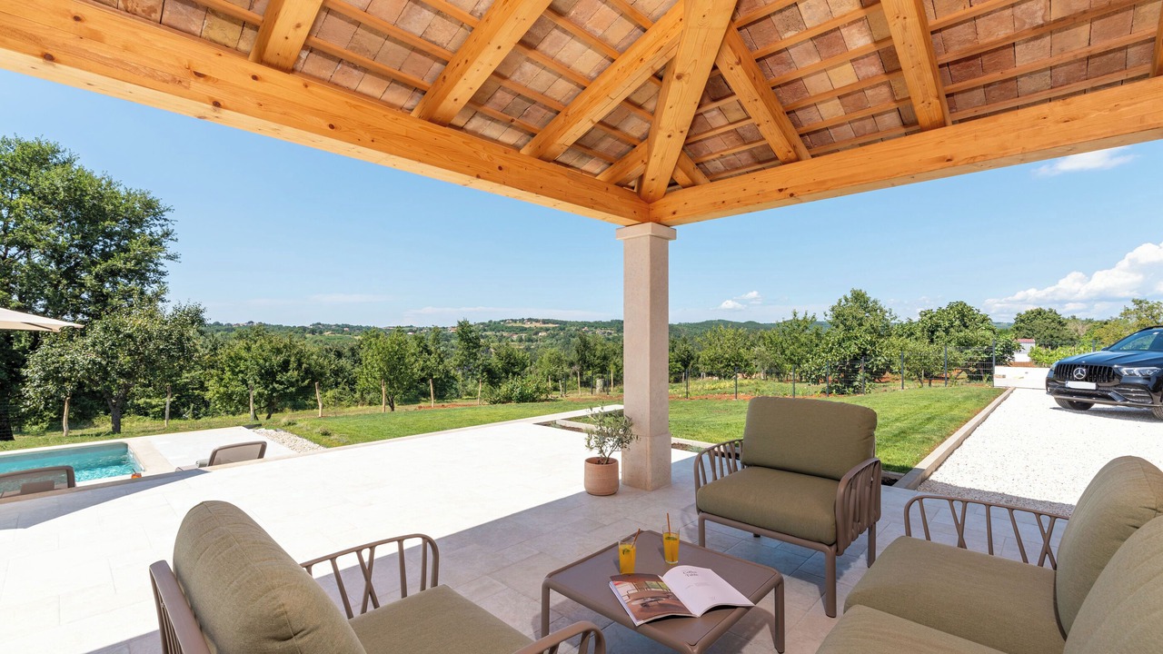 Photo of Patio Balcony in Beram