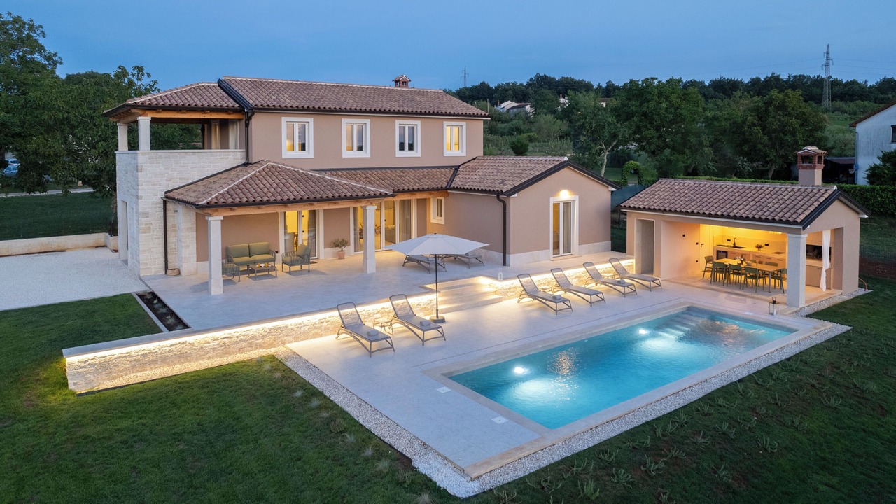 Photo of Outdoor in Beram