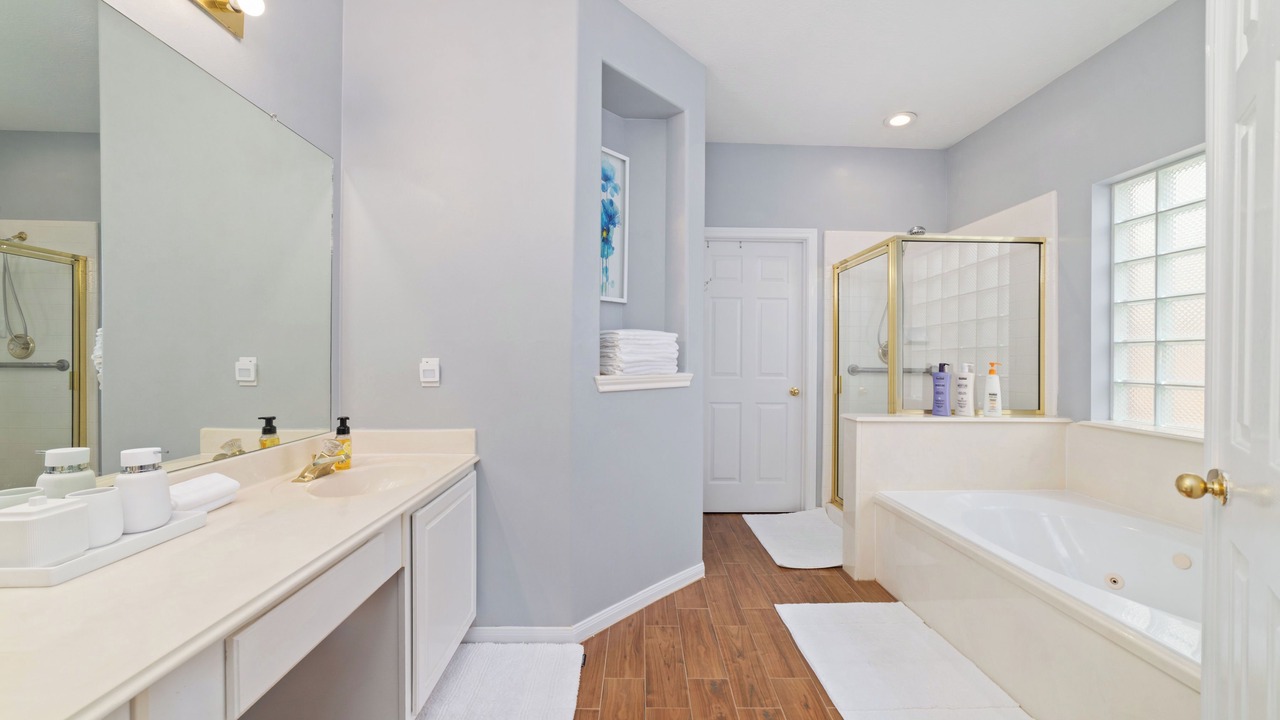 Photo of Bathroom in Clodine