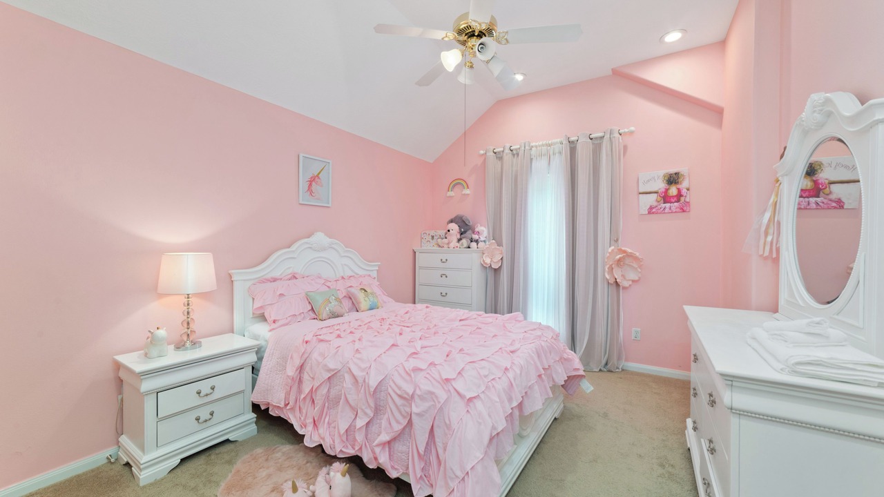 Photo of Bedroom in Clodine