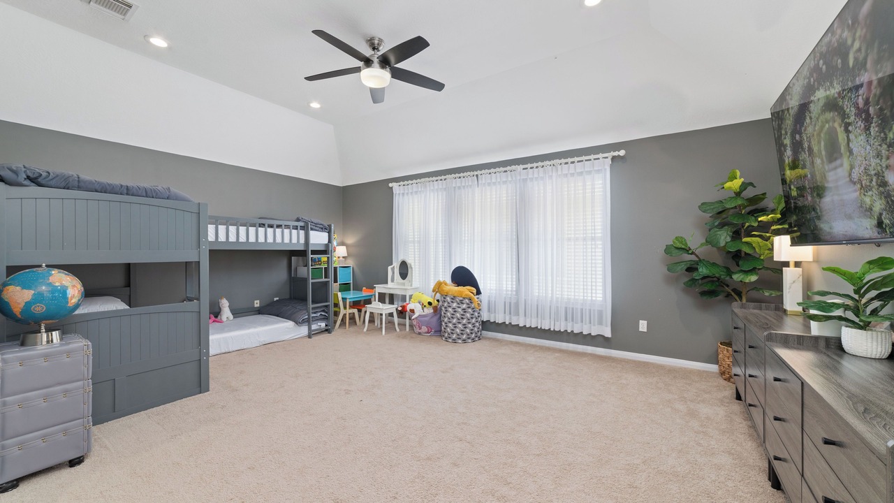 Photo of Bedroom in Clodine