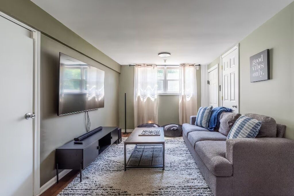Photo of Livingroom in Pistakee Highlands
