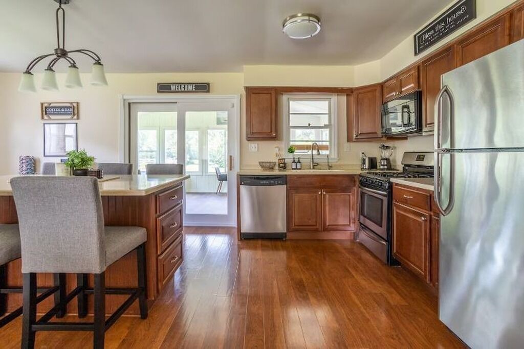 Photo of Kitchen in Pistakee Highlands