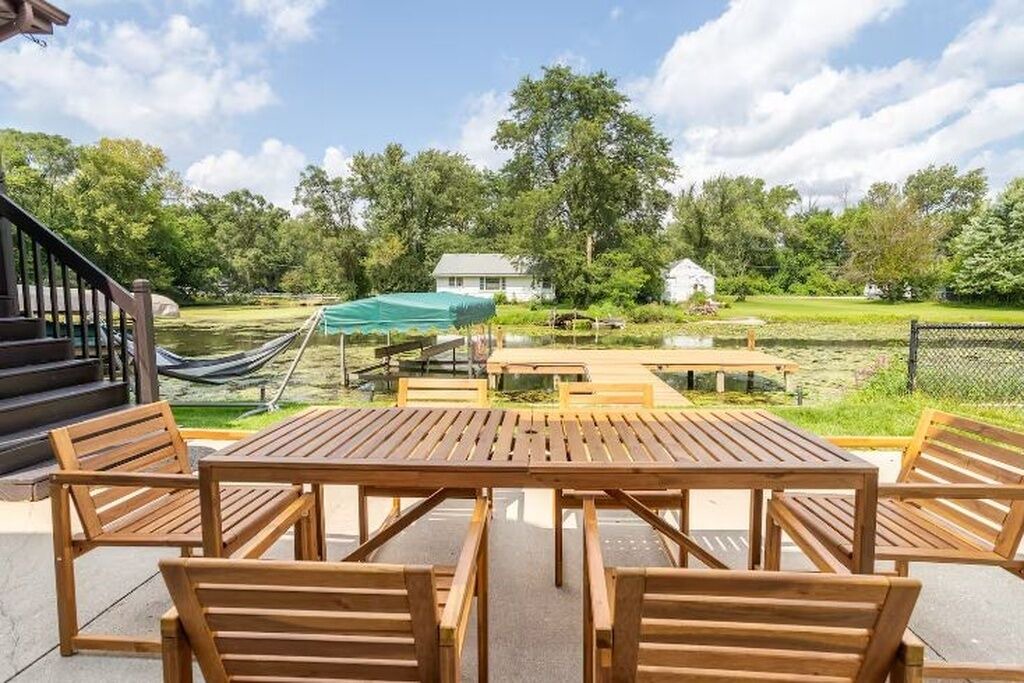 Photo of Outdoor in Pistakee Highlands