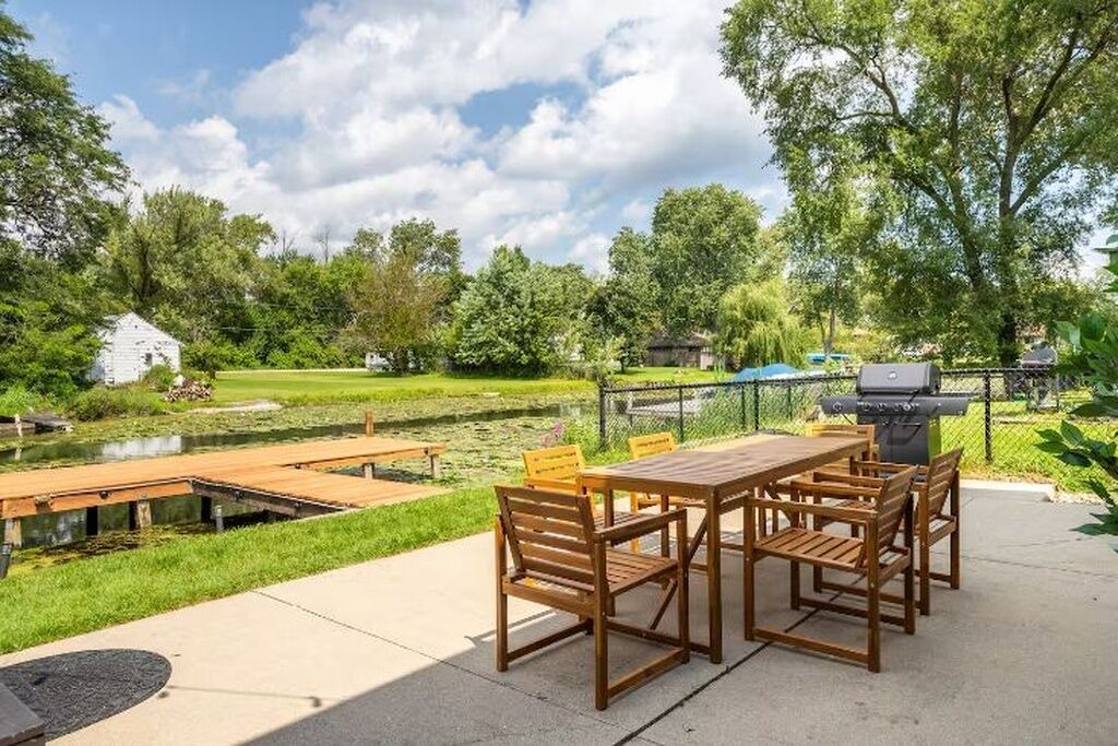 Photo of Outdoor in Pistakee Highlands