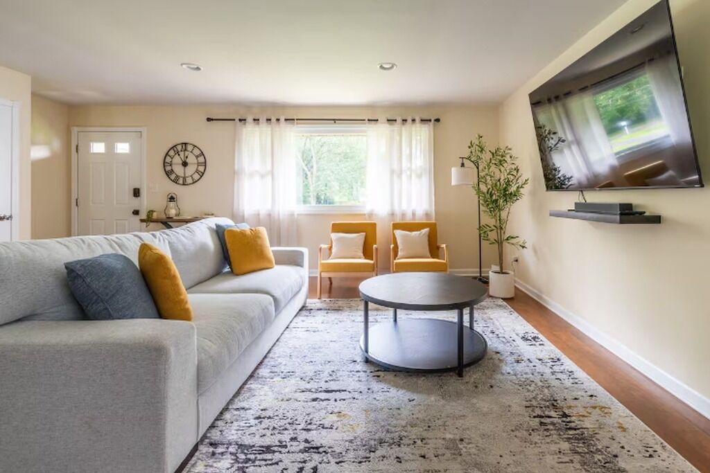 Photo of Livingroom in Pistakee Highlands