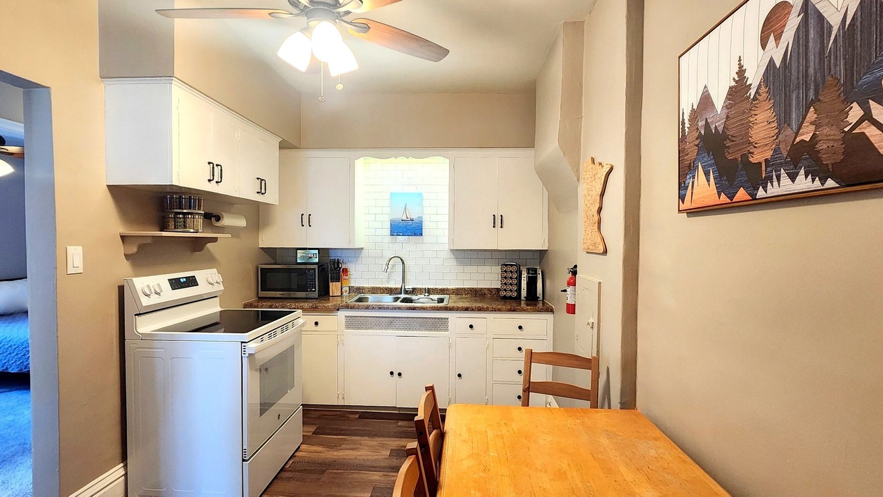 Photo of Kitchen in East Hillside
