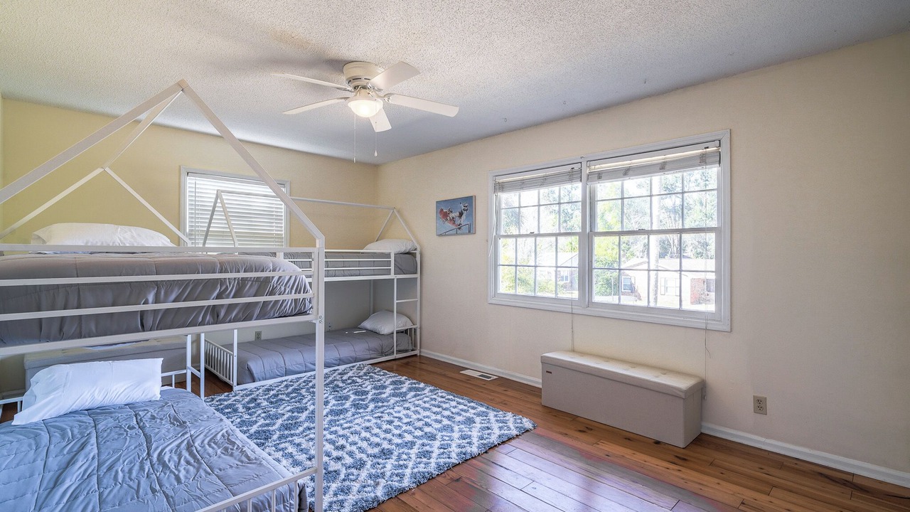 Photo of Bedroom in Country Club Estates