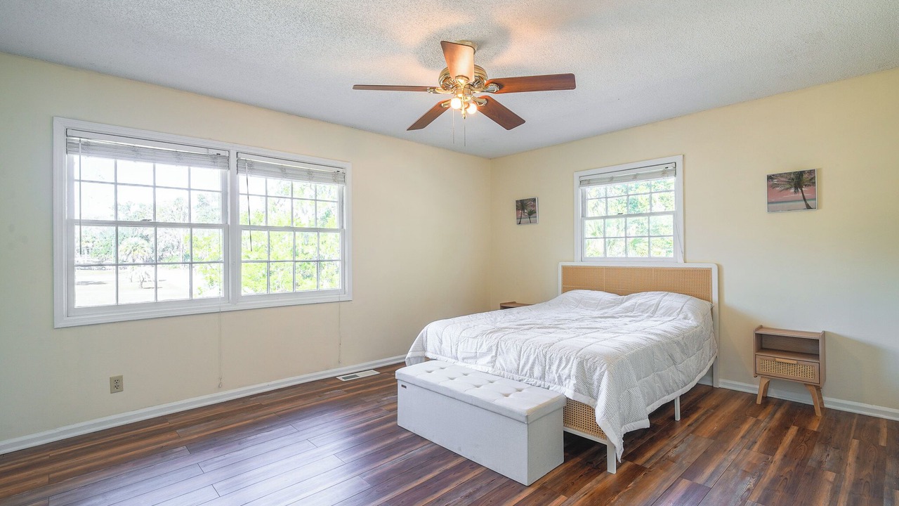 Photo of Bedroom in Country Club Estates