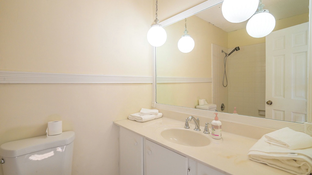 Photo of Bathroom in Country Club Estates