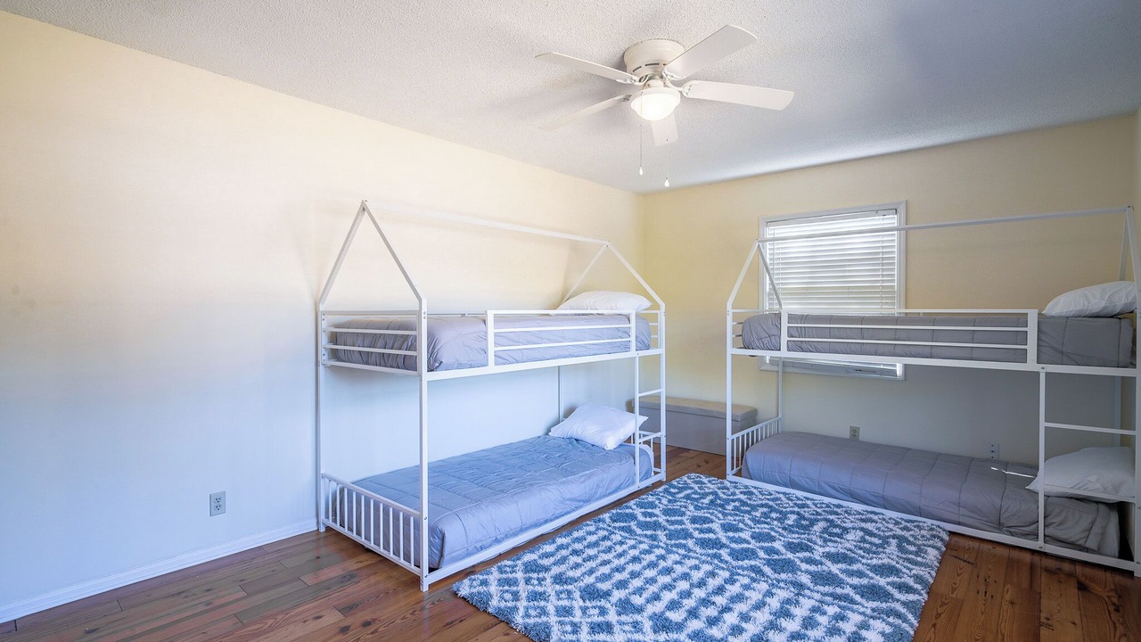 Photo of Bedroom in Country Club Estates