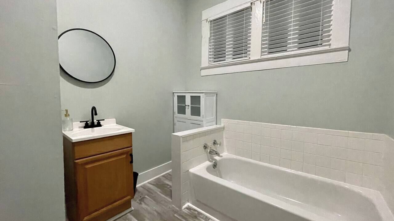 Photo of Bathroom in Hamlet