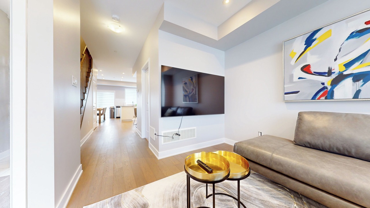 Photo of Livingroom in Newtonbrook
